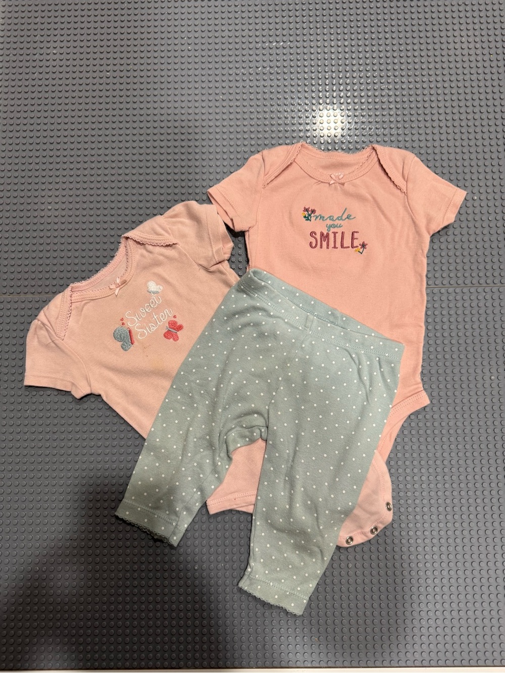 Short sleeve bodysuits with pant set size 6month